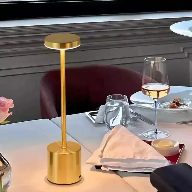 Luminaria Sofia Dourada Led Recarregavél 3 Tons De Iluminação AgoraFacilita