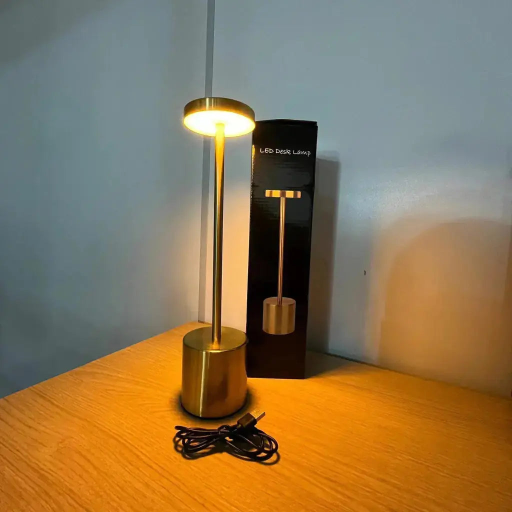 Luminaria Sofia Dourada Led Recarregavél 3 Tons De Iluminação AgoraFacilita